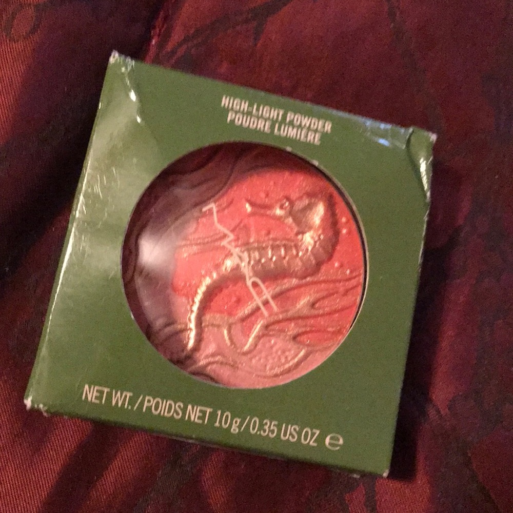 MAC Cosmetics marine life blush Highlighter